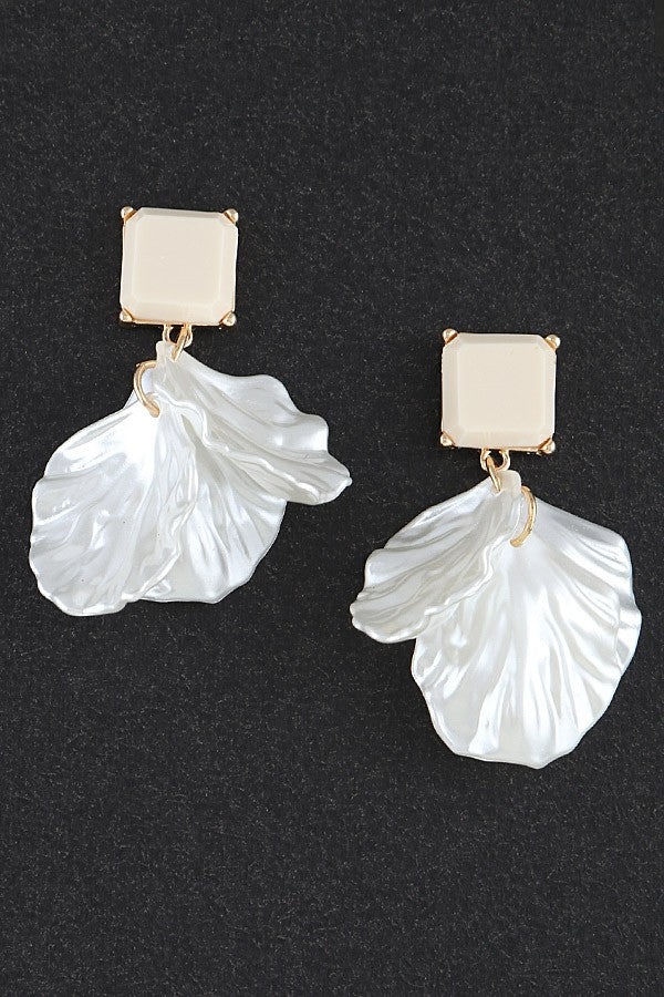 Pretty Pearl Petal Earrings